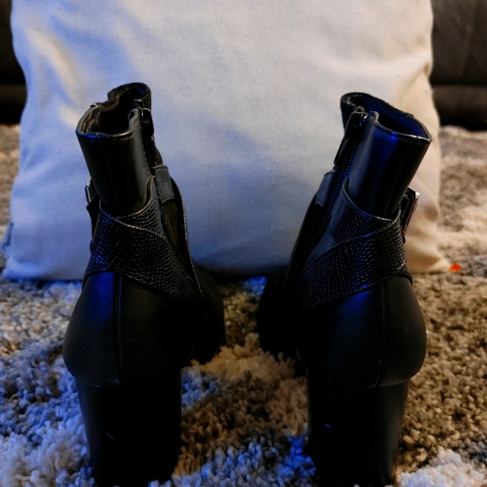 Christian Siriano Ankle Boots - Picture 9 of 10